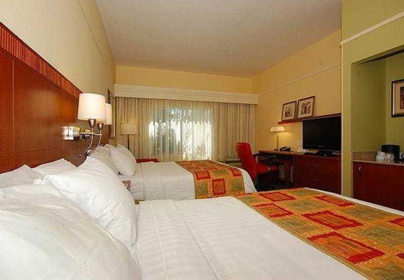 Courtyard By Marriott Μέρσεντ Εξωτερικό φωτογραφία