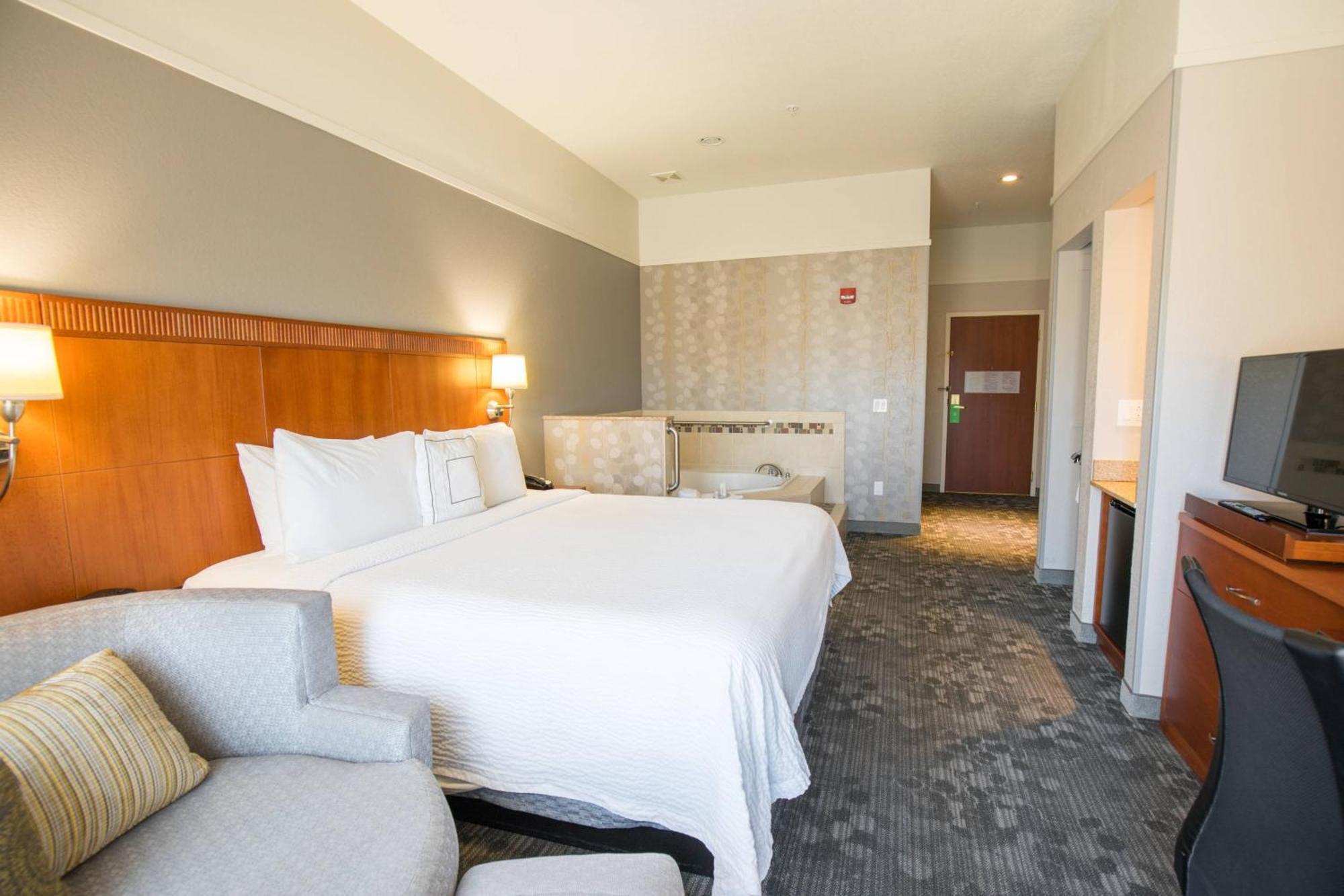 Courtyard By Marriott Μέρσεντ Εξωτερικό φωτογραφία